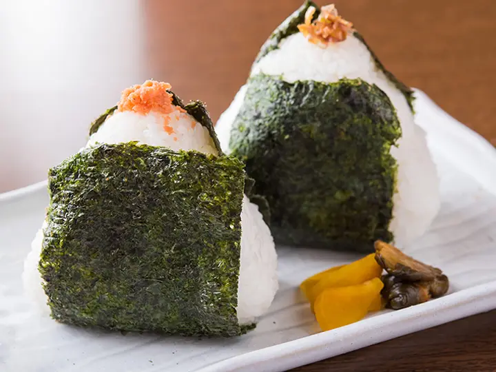 Onigiri à la prune umeboshi