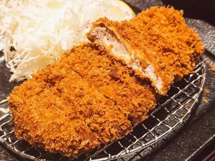 Tonkatsu (escalope de porc panée)