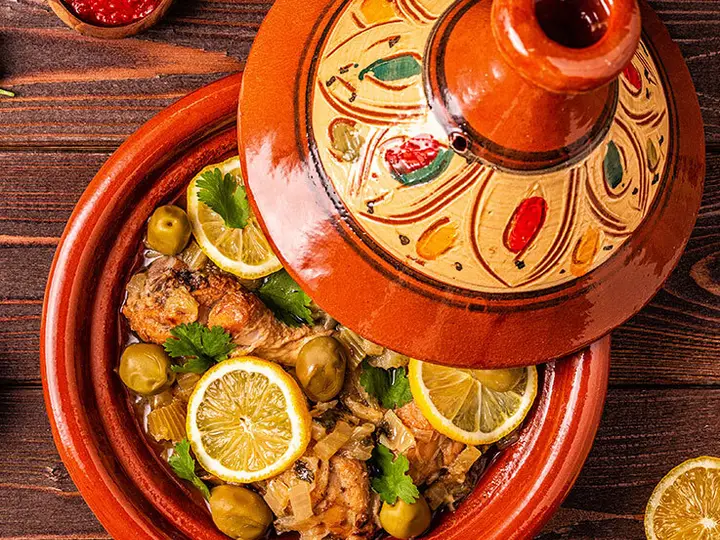 Tajine de poulet, citron confit et olives