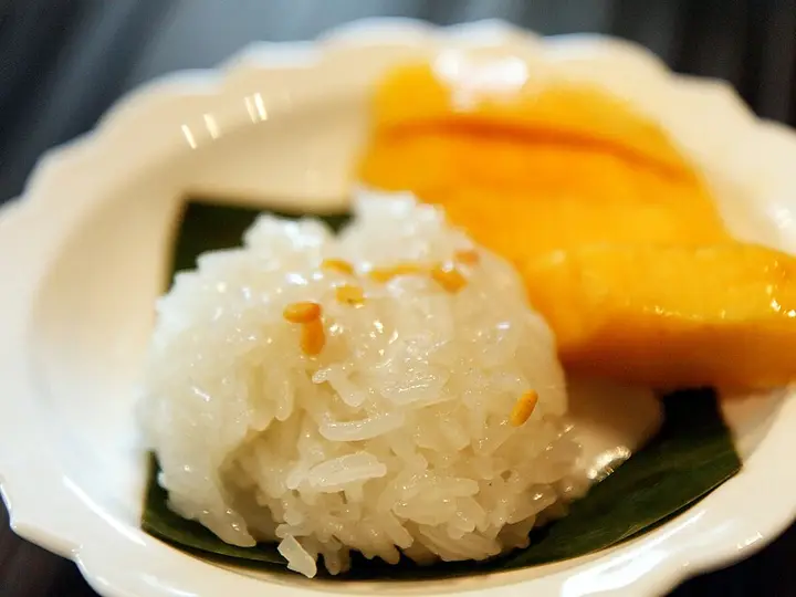 Riz gluant à la mangue